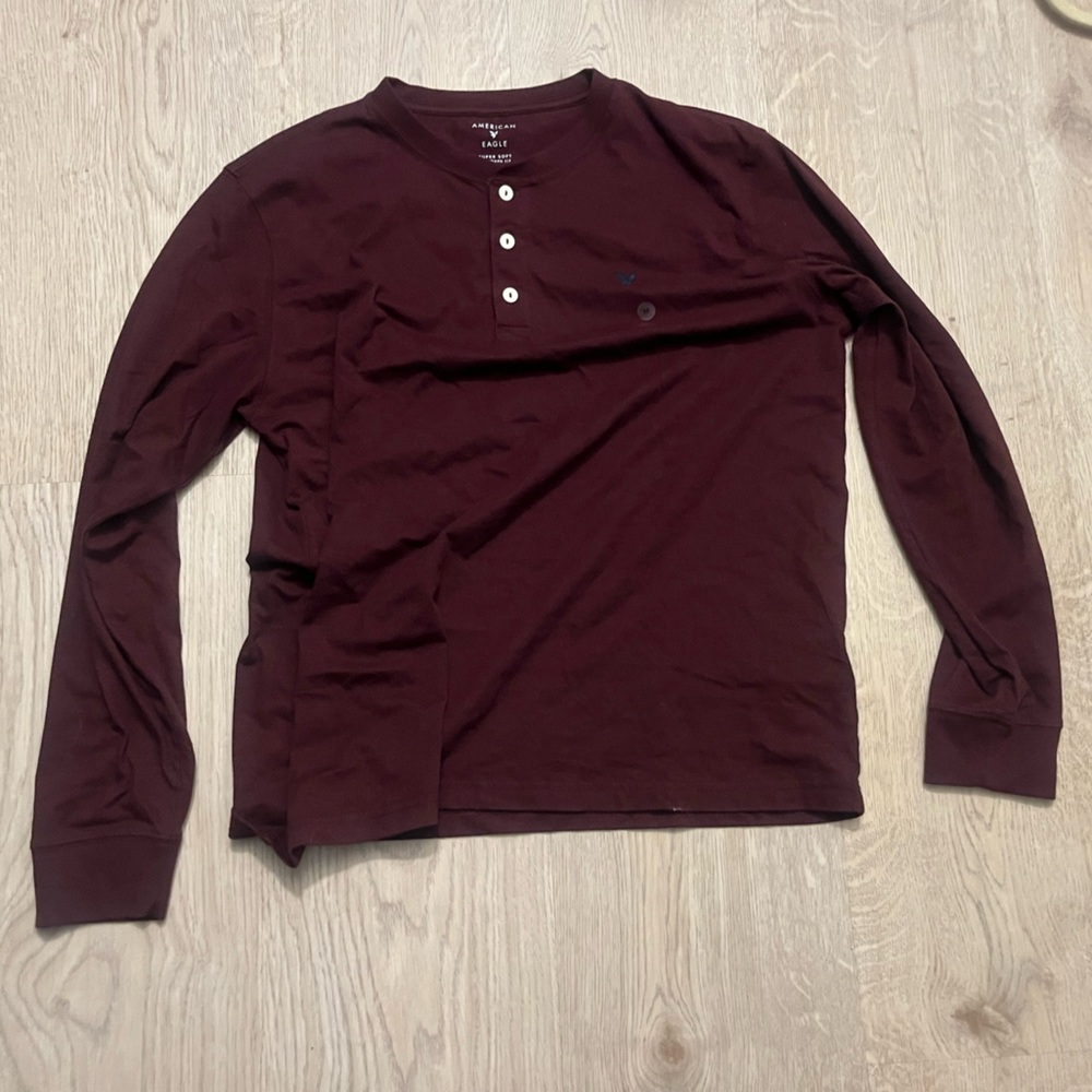 American Eagle Maroon long sleeve tshirt size medium NWT